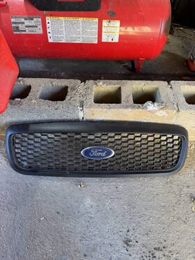 7w73-8200-ab Ford 7w738200ab 1998-2011 Crown Victoria Honeycomb Black Grill And Emblem Oem