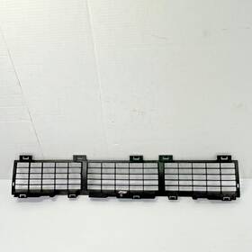 8a83-17k945-a Ford 8a8317k945a Used 2009 - 2012 Flex Front Bumper Lower Grille Oem