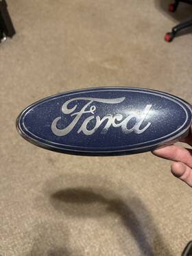 8c3z-8213-b Ford 8c3z-8213-c E150 E250 E350 Econoline Front Grille Oval Emblem Oem 9 Inch