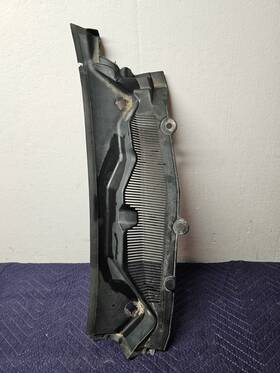 Ar3z-63018a17-aa Ford Oem 2010-2014 Mustang Left Screen Assembly Cowl Grille Minor Damage