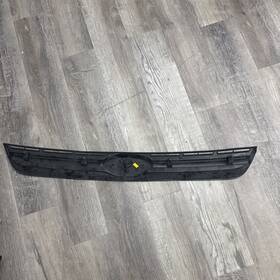 Cj54-8200-cbw Ford Ah3187 2013-2016 Escape Front Upper Grille Mount Carrier