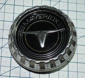 D0dz-8213-b Ford Vintage 1970s Maverick Grille Emblem Bezel D0dz-8213-b Ford Vintage 1970s Maverick Grille Emblem Bezel