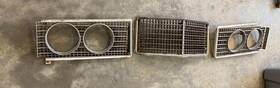 D4ab-13064 Ford 1974 1973 Ltd Country Squire Center Grille And Headlight Bezel Set Worn