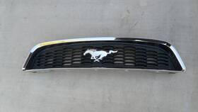 Dr33-8200-acw Ford Oem 2013 2014 Mustang Upper Grille Insert With Pony Emblem