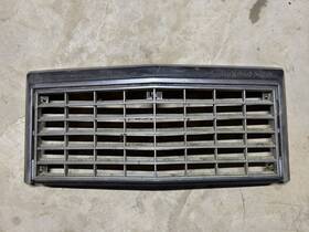 E0sz-8200-a Ford 1980-81 Thunderbird Grille Oem Tabs Intact No Cracks
