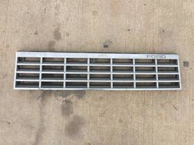 E1eb-8150 Ford 1981-82 Escort Grille Oem 81 1982 E1eb-8150 Ford 1981-82 Escort Grille Oem 81 1982