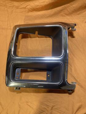E3tz8200f Ford 82-86 F-100 F150 F250 F350 Bronco Front Headlight Bezel Trim Right Oem