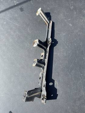E5tz-8182-a Ford 1984-1988 Bronco Ii Ranger Front Radiator Grille Center Support Oem 84-88