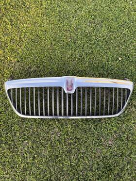 F85b-8200 Ford 1998 To 2002 Lincoln Navigator Front Upper Grill Grille Oem