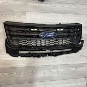 Fb53-8200-gxw Ford 2016 2017 Explorer Grille Oem Used