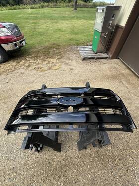 Fl3z8200 Ford Oem 2015 2016 2017 F-150 Grille 3-bar Shadow Black G1