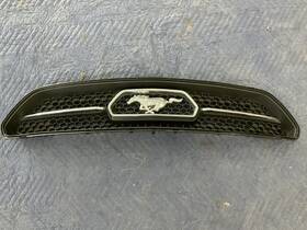 Fr3b-8200-dew Ford 15-17 Mustang Front Bumper Upper Radiator Grill Grille Oem