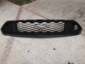 Jr3b-8200 Ford 2018 2019 2020 2021 Mustang Gt Black Grille With Emblem Oem