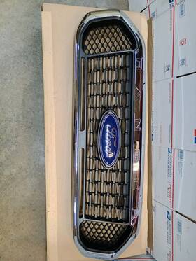 Kb3z-8200-f Ford Read Ad Used 2019-23 Ranger Xlt Radiator Grille Assembly Chrome