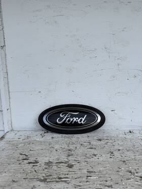 Lc3j8b262aa Ford 2018-2022 F-250 F-350 F-450 Oem Black Grille Emblem