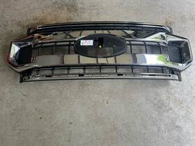 Lc3z-8200-ba Ford Oem 2020 - 2022 F-250 F-350 Super Duty Xlt Front Grille Chrome