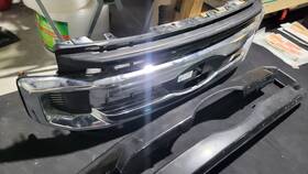 Ford Lc3z-8200-db 2022 F250 Front Grille And Black Cover Used Great Shape