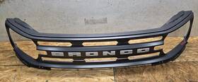 M1pb-8200-c Ford 2021 2022 2023 Bronco Sport Upper Grille Oem