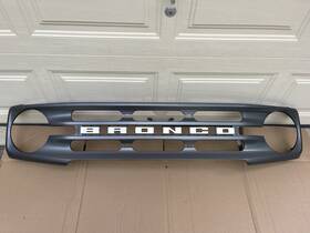 M2db-8150-bapraa Ford 2021-2024 Bronco Front Center Grille With White Logo Oem