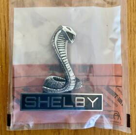 S9ms-16098-a Ford Motor Co. C9zz-8213-c Nos 1969 Shelby Gt Grille Emblem One Mint No Box