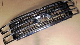Pc3b8200cfsmas Ford Broken Oem Factory 2023-2025 Super Duty Chrome Grille Lariat Oe F250 Pc3z 8200 Ca