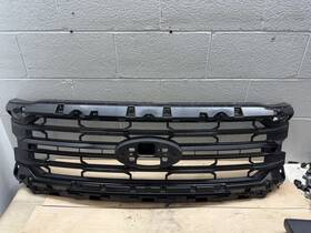 Rl34-8200-be5kbx Ford 2024-25 F-150 Grille Center Insert Oem Part Rl34-8200-baw