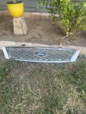 T5x-8700-ac Ford 05-07 500 Five Hundred Front Grille With Emblem