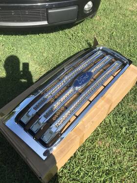 104-02430c Ford Truck Grille Hood Chrome Surround Lariat Fits 13-14 F150 Pickup Low Miles