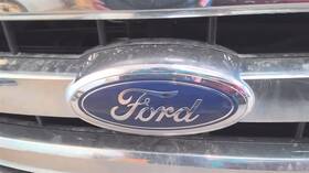 104-02651b Ford Truck Pictured Emblem Badge Only Grille Xlt 3 Chrome Center Bars Fits 15-17 F150