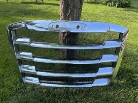 17-20801-006 Freightliner Cascadia 2017 And Up Front Grille Chrome Plated With Bug Screen P/n 17