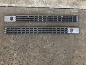 1440926 General Motors 1941 Original Gm Cadillac Hood Side Grill Insert Ornament Emblem Medallion Pair