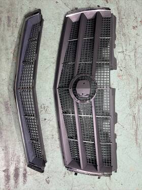 15272105 General Motors 2008-2012 Oem Cadillac Cts Front Upper And Lower Grille No Emblem