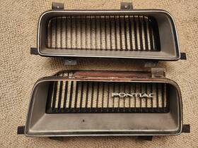485552 General Motors 1974 Pontiac Firebird Formula Trans Am Front Grill Grilles Chrome And Black Pair