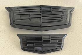 84552880 General Motors Unused 2020 - 2024 Cadillac Ct5 2021 Ct4 Set Crest Emblem Oem