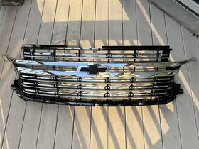 85633893 General Motors Oem 2021-2023 Chevrolet Tahoe And Suburban Front Grille Assembly Chrome