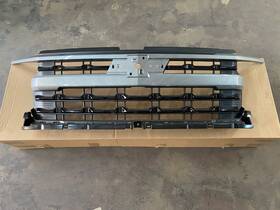 Ft22-ft23 General Motors 86827386 Oem Takeoff Chevrolet Silverado 1500 Gm Grille In Grey Without Chevy Logo