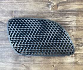 Lmp2207k1 General Motors Oem 04-06 Pontiac Gto Kidney Right Grille Insert. Good Tabs