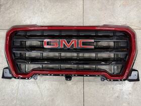 P84781401 General Motors Oem 19-22 Sierra 1500 Grille Red Quartz Surround Black Insert Blemish