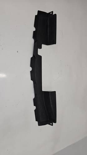 15552389 Genuine Gm Parts Acdelco Oem 88 -93 Chevy Gmc Truck Silverado Serria Upper Grill Air Deflector P/n