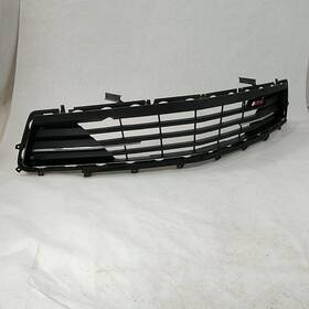 104-02720 Gm Oem Grille For Camaro Assy Lower Blk-text Gouges