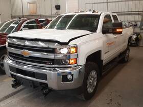104-10290 Gm Oem Grille For Silverado 2500 Pickup Assy Chrm Blk-text W-emblem Pitted