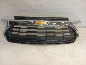 104.gm8226 Gm 2024-2026 Chevrolet Trailblazer Lt Chrome/black Grille 12463948