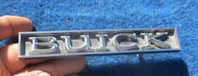 1242104 Gm 1973 Buick Lesabre Grill Emblem Script Ornament Original Oem #