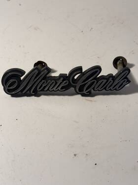 14043578 Gm 1981-1986 Monte Carlo Cl Grill Grille Emblem Script Oem 14043578. Read