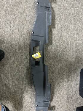 15865945 Gm Oem Front Upper Grille Bracket Mount Panel Avalanche Suburban Sb Wall