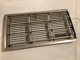 22516239 Gm 1983 Oldsmobile Delta 88 Left Side Grille