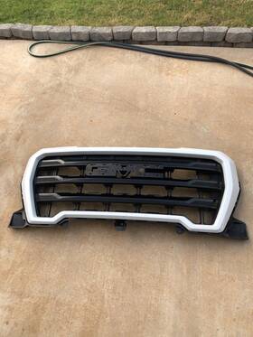 84508681 Gm 2019 - 2021 Gmc Sierra 1500 Elevation Grille Kit Oem Used