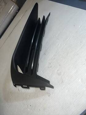84524887 Gm Used Genuine Front Driver Side Outer Grille Opening Bezel