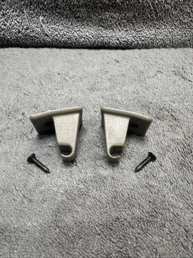15952928 Gm Gmc Chevy 1992-1999 95 Suburban/tahoe Yukon Sun Visor Clips With Screws -tan
