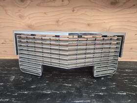 1498994 Gm Original Equipment 1972 Cadillac Grille Oem With Trim Nice